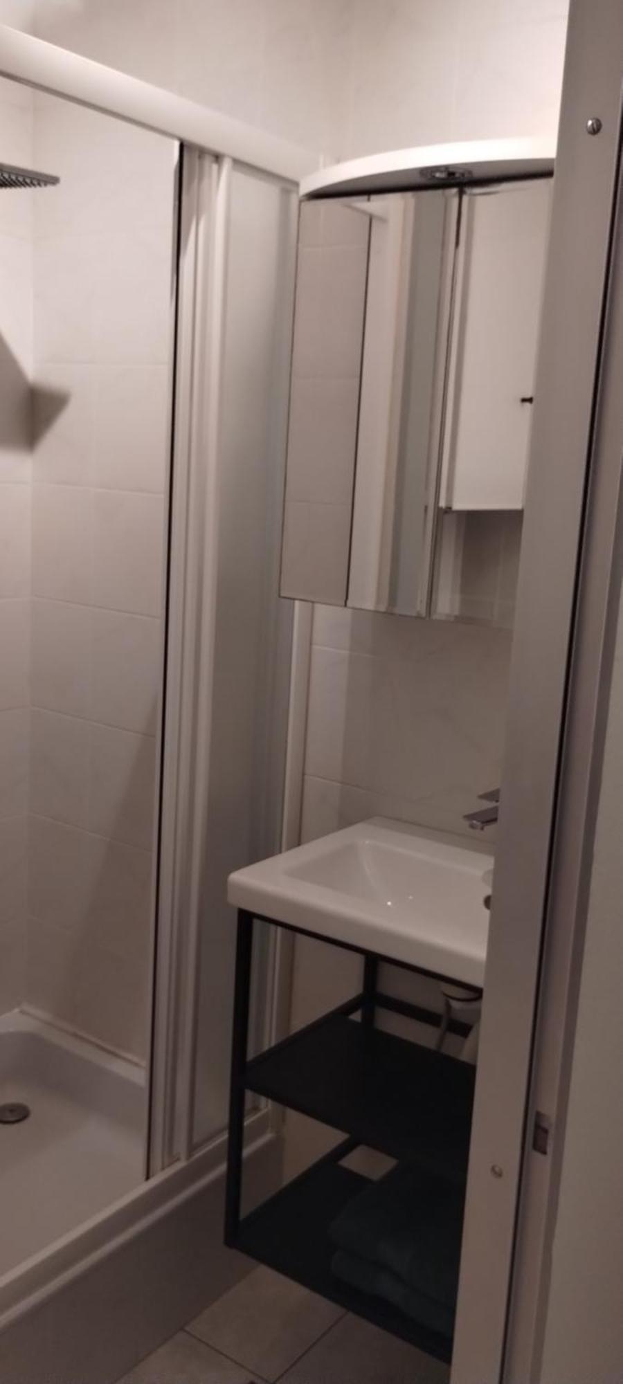 A La Apartment