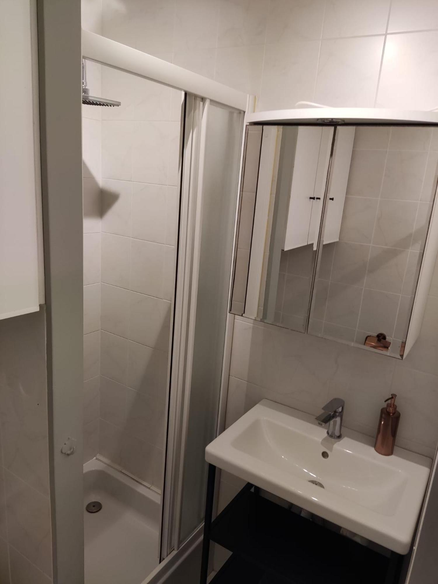 A La Apartment