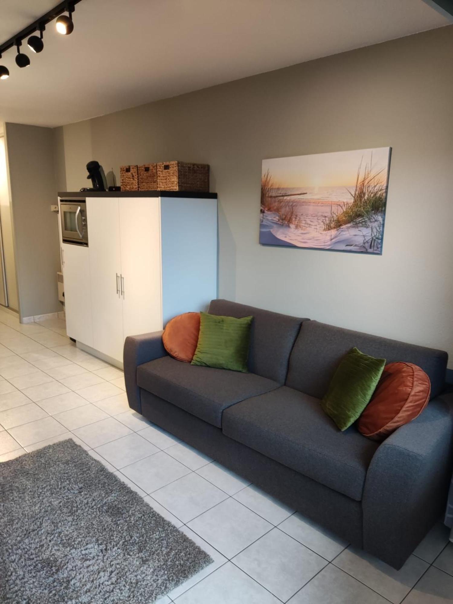 Apartment A La *